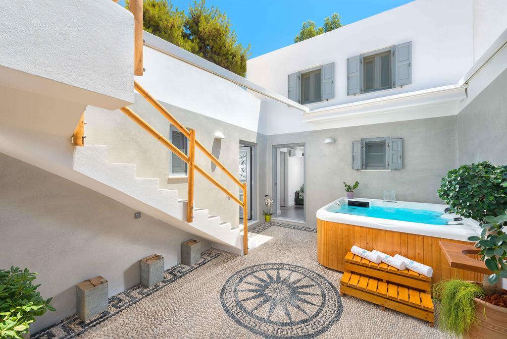 Vilă Shore Summer House With Jacuzzi And Sea View !!!